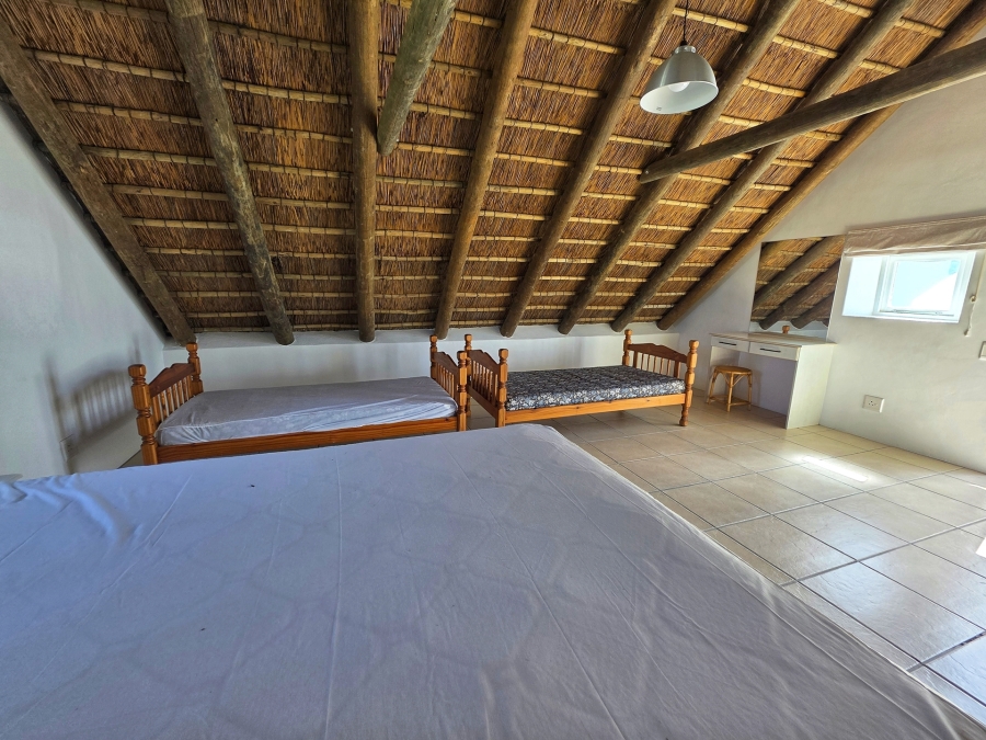 5 Bedroom Property for Sale in Struisbaai Western Cape